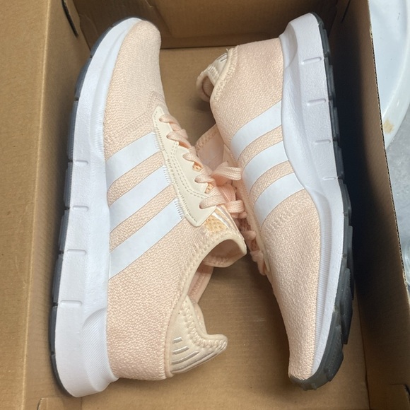 NIB ADIDAS SWIFT RUN X WOMEN’S PINK WHITE BLACK ATHLETIC SNEAKERS EVA MIDSOLE - Picture 11 of 12